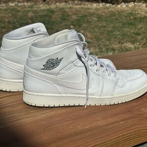Jordan 1 Mid White Cool Grey